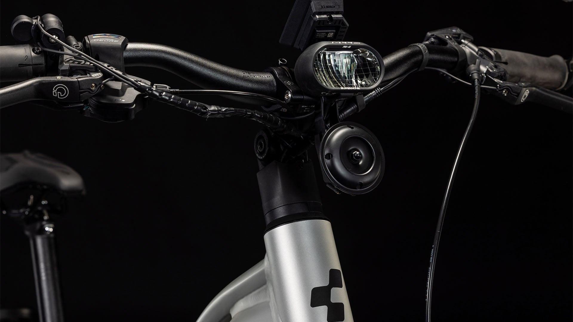CUBE KATHMANDU HYBRID 45 750